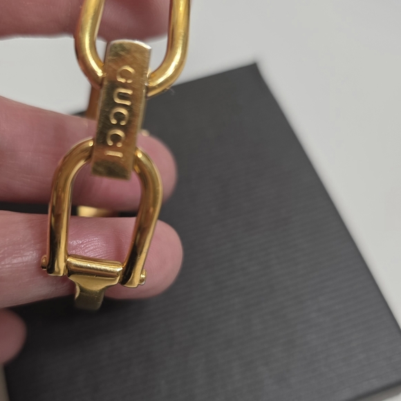 Gucci Gold Rectangular Watch - Picture 4 of 8